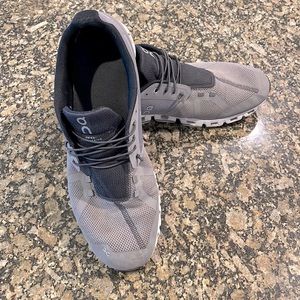 On Running Clouds. Mens Size 14